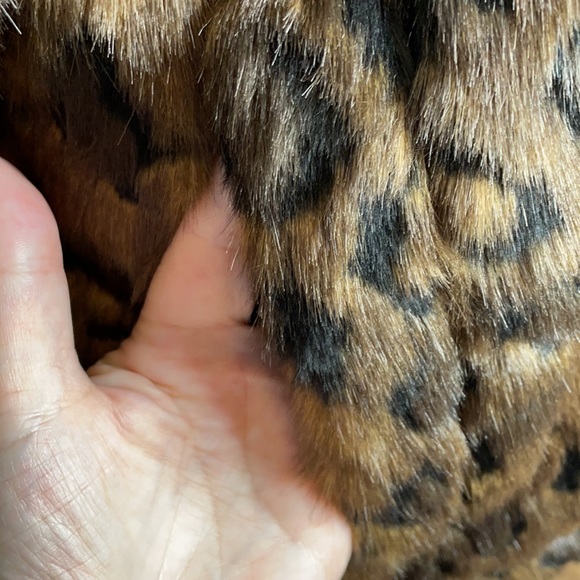 Abercrombie &Fitch leopard faux fur mini puffer.  NWT - Picture 4 of 11
